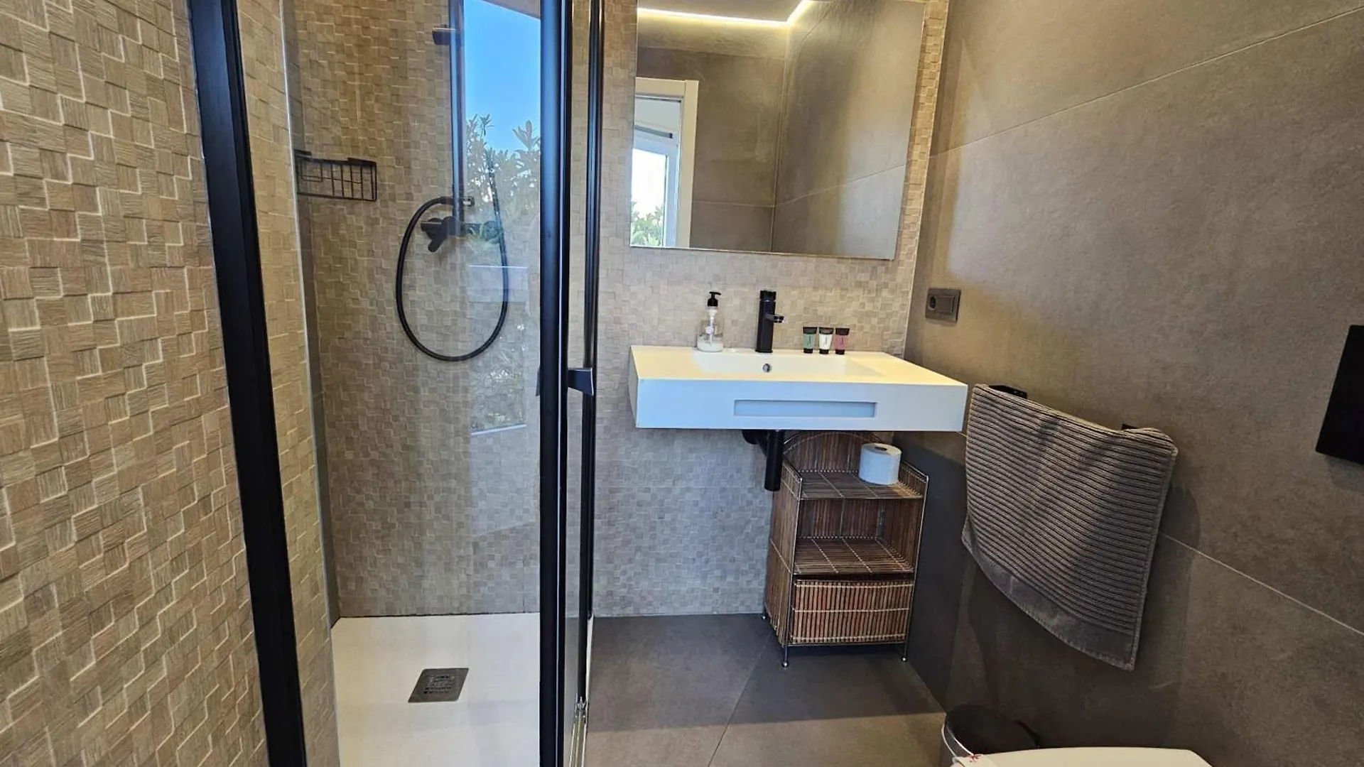 Wonderful Apartment With Pool In Nerja