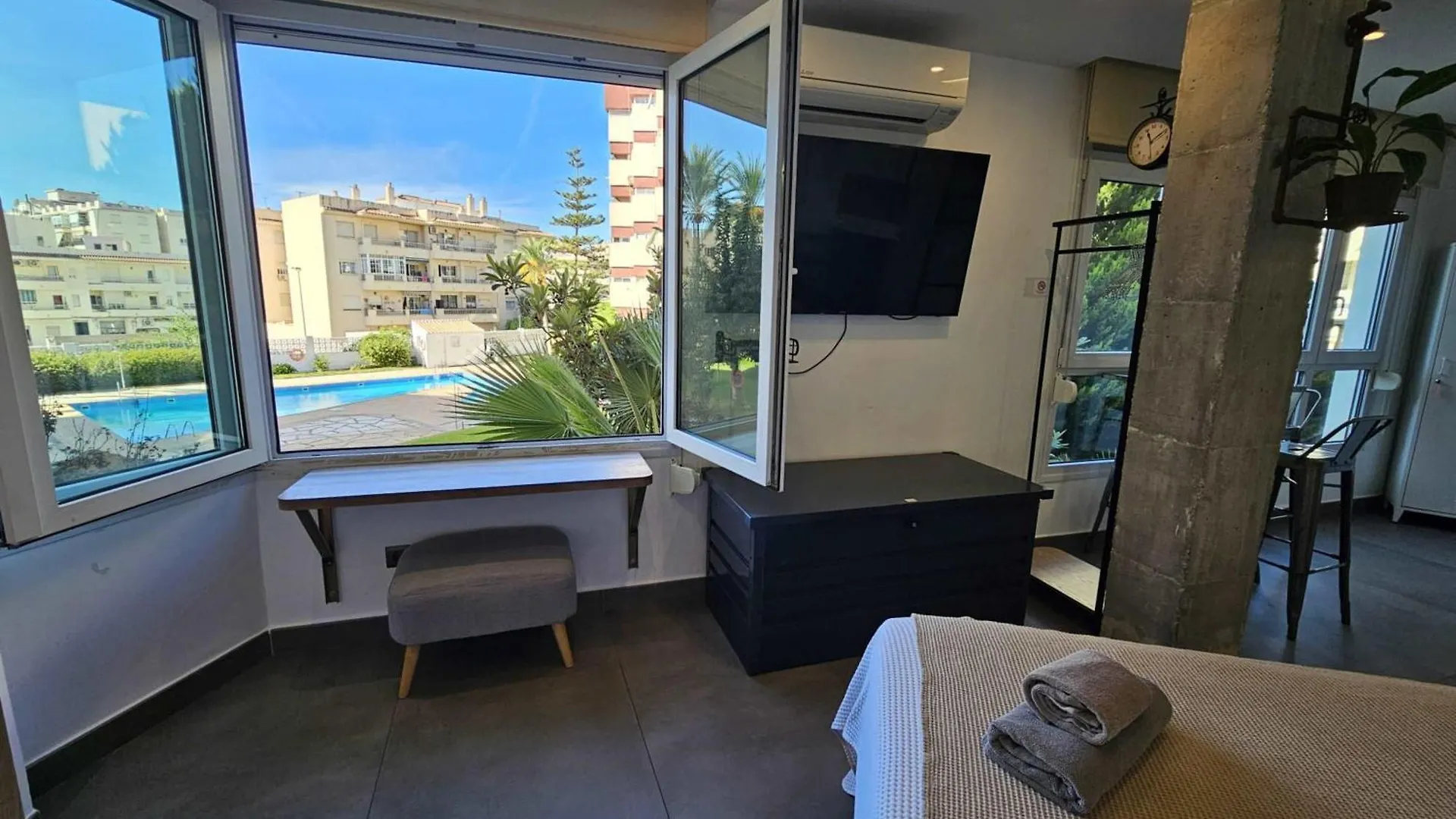 Wonderful Apartment With Pool In Nerja 0*,